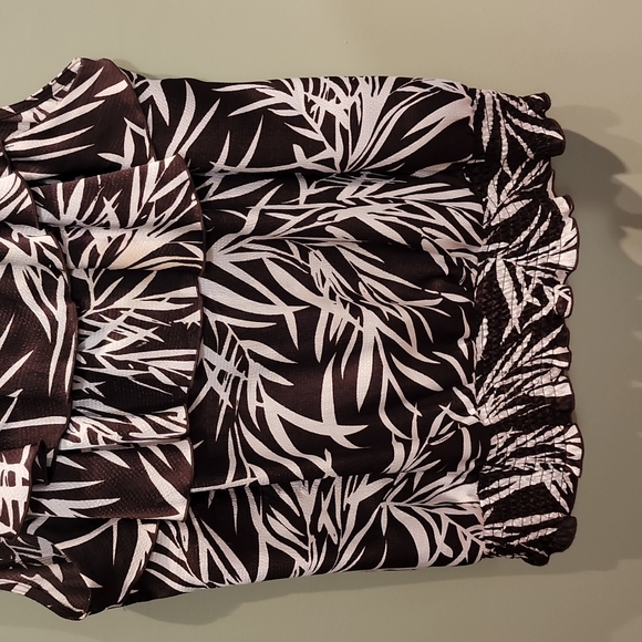 Neu Options Brown Ruffle Tank - Picture 3 of 5